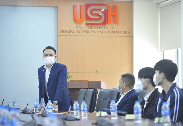 Công ty Cổ phần Him Lam trao học bổng cho sinh viên Viện Đào tạo Báo chí và truyền thông