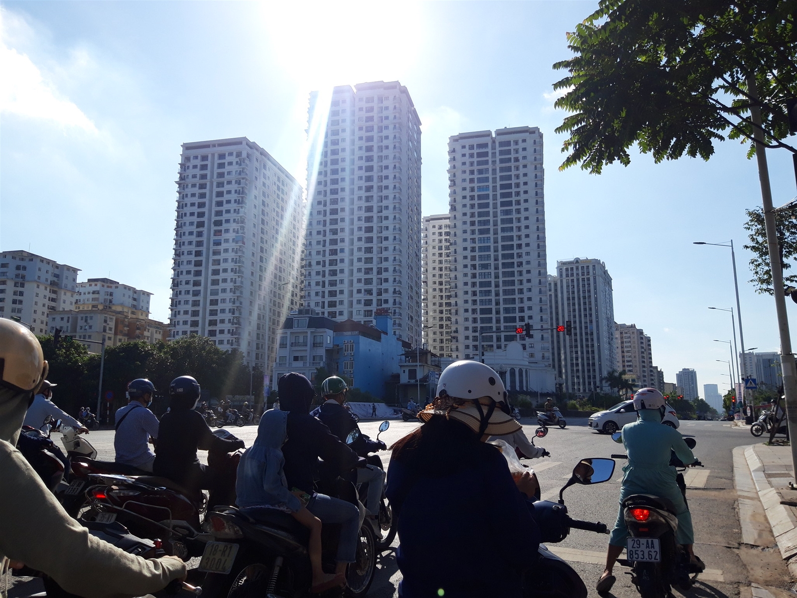 Thời tiết ngày 26/7: Bắc Bộ và Trung Bộ nắng nóng gay gắt, nhiệt độ phổ biến 35-37 độ