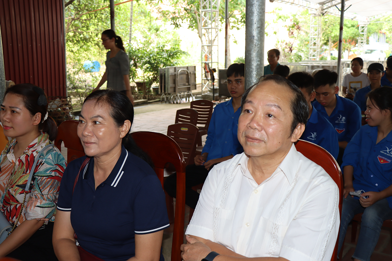Tạp chí Tài nguyên và Môi đã trồng mới 636 cây xanh tại chùa Vạn Linh