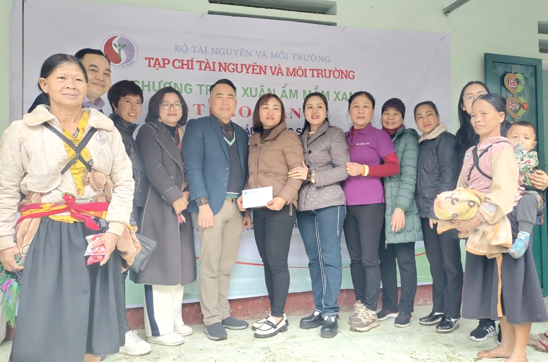 Tạp chí Tài nguyên và Môi trường tổ chức chương trình Xuân ấm mầm xanh tại Hà Giang