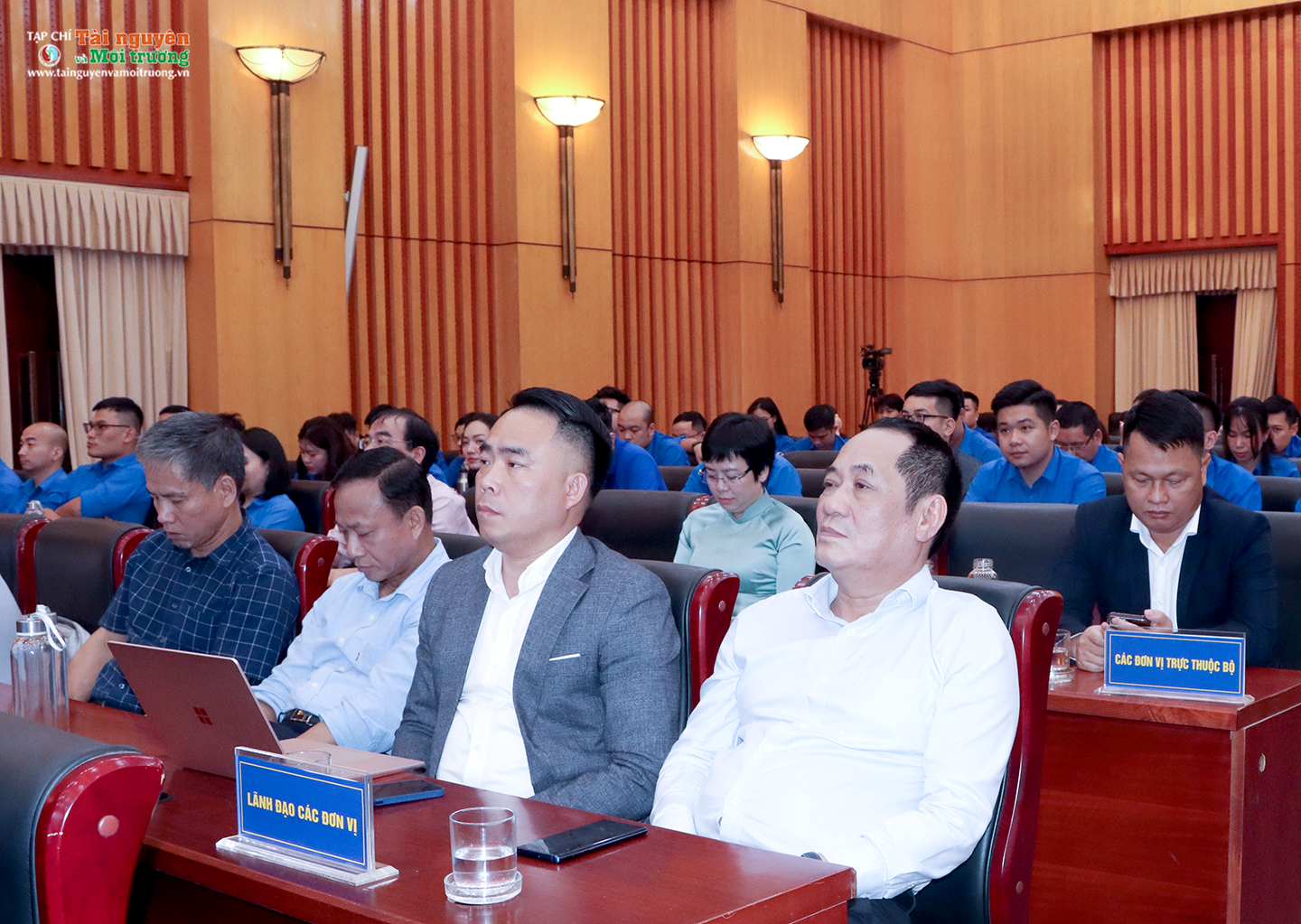 Bộ trưởng Bộ Tài nguyên và Môi trường Đặng Quốc Khánh đối thoại với thanh niên và gặp mặt cán bộ đoàn các thời kỳ