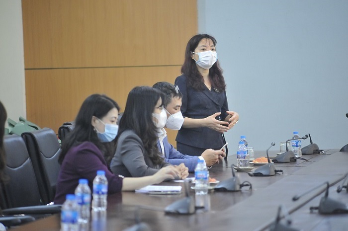 Công ty Cổ phần Him Lam trao học bổng cho sinh viên Viện Đào tạo Báo chí và truyền thông