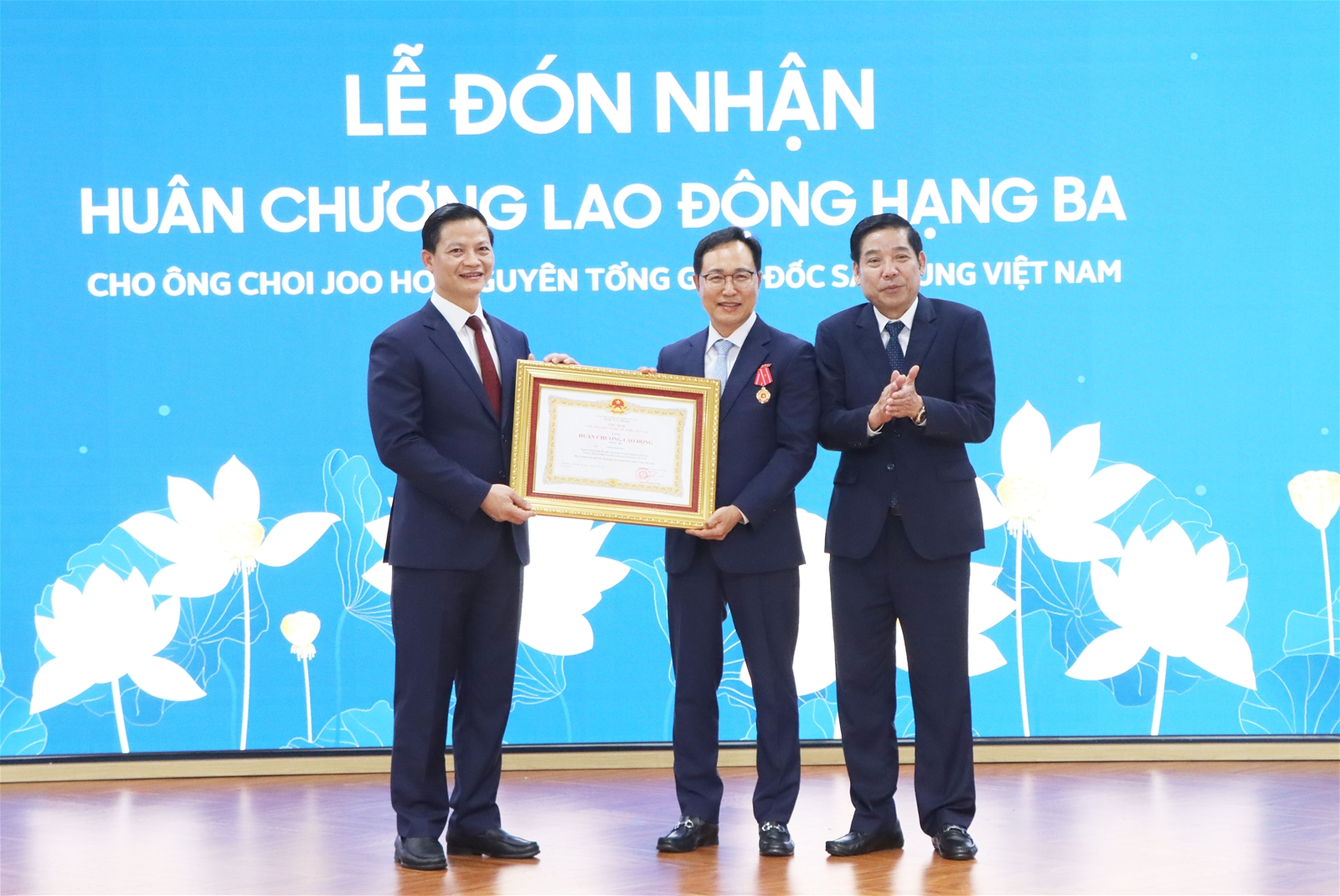 Bắc Ninh: Trao Huân chương Lao động hạng Ba cho nguyên Tổng Giám đốc Samsung Việt Nam