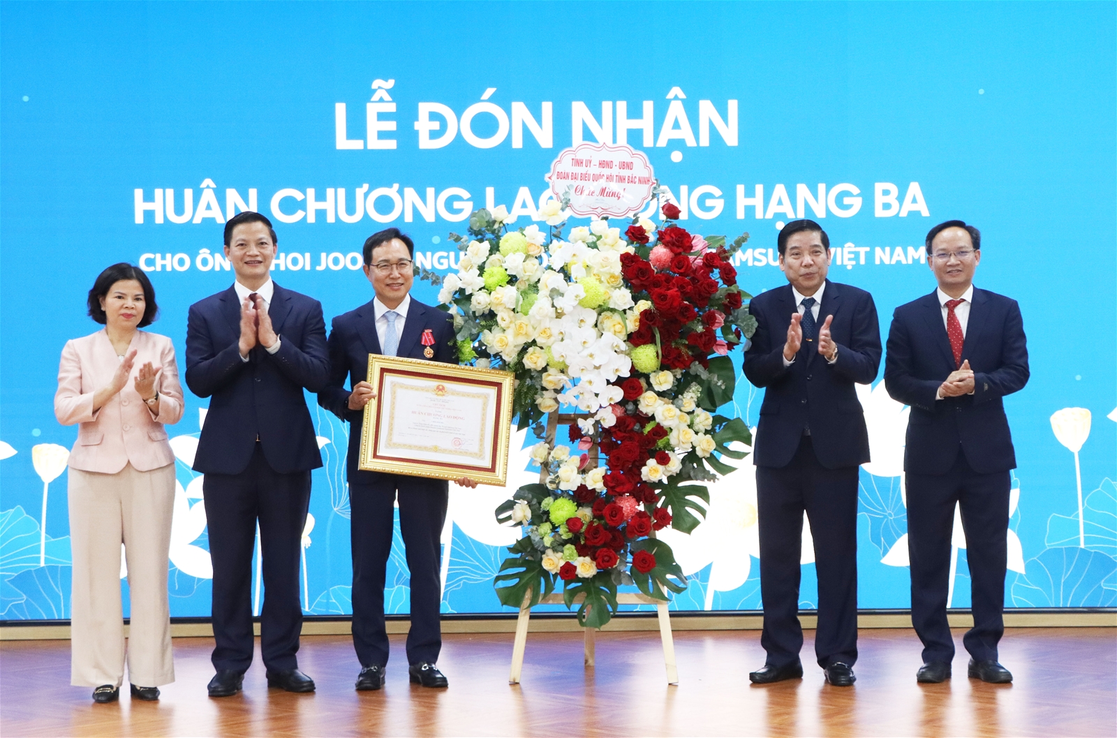 Bắc Ninh: Trao Huân chương Lao động hạng Ba cho nguyên Tổng Giám đốc Samsung Việt Nam