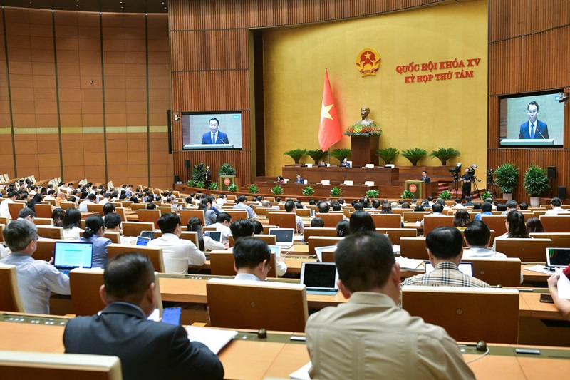 Bộ trưởng Đỗ Đức Duy trình Quốc hội Nghị quyết thí điểm thực hiện dự án nhà ở thương mại