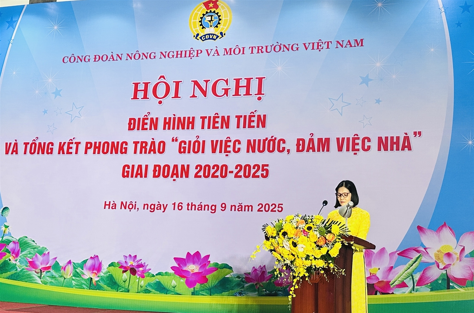 Khẳng định vai trò phụ nữ ngành nông nghiệp và môi trường trong thời kỳ mới