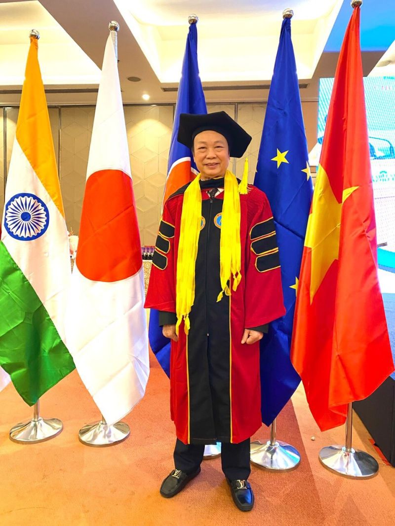 Doanh nhân Nguyễn Đình Thắng được sắc phong Giáo sư kinh tế, Tiến sĩ khoa học và Công nghệ danh dự