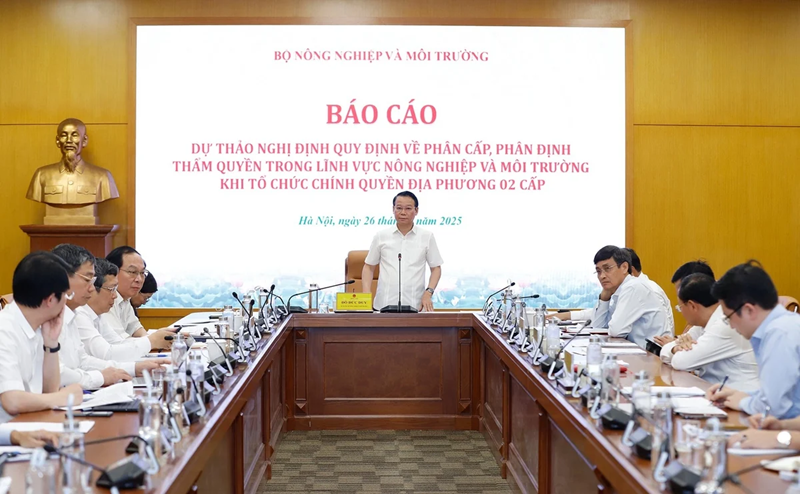 Hoàn thiện chính sách phân cấp, phân quyền trong lĩnh vực nông nghiệp môi trường