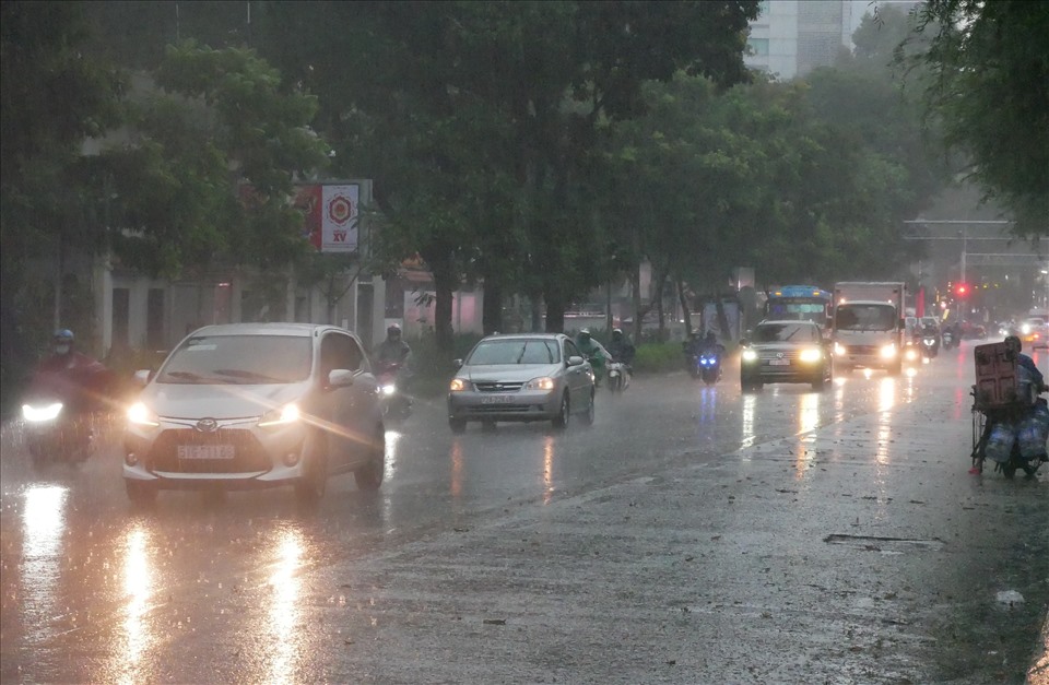 Thời tiết ngày 26/11: Nhiều khu vực trên cả nước có mưa dông,  Tây Nguyên và Nam Bộ có khả năng xảy ra lốc, sét