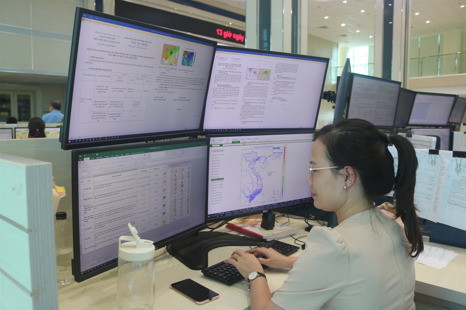 Nghiên cứu, phát triển công nghệ khoa học và chủ động hợp tác quốc tế, thu hút nguồn lực