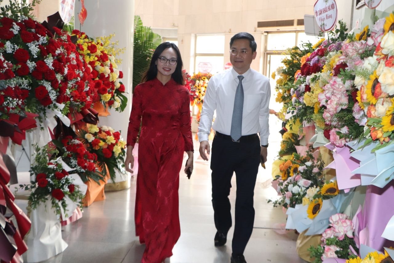 Kỷ niệm 40 năm thành lập Tạp chí Người Hà Nội và đón nhận Huân chương Lao động hạng Nhì