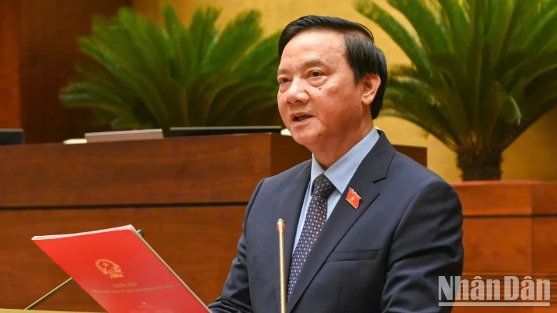 Trình Quốc hội dự thảo Nghị quyết của Quốc hội sửa đổi, bổ sung một số điều của Hiến pháp năm 2013
