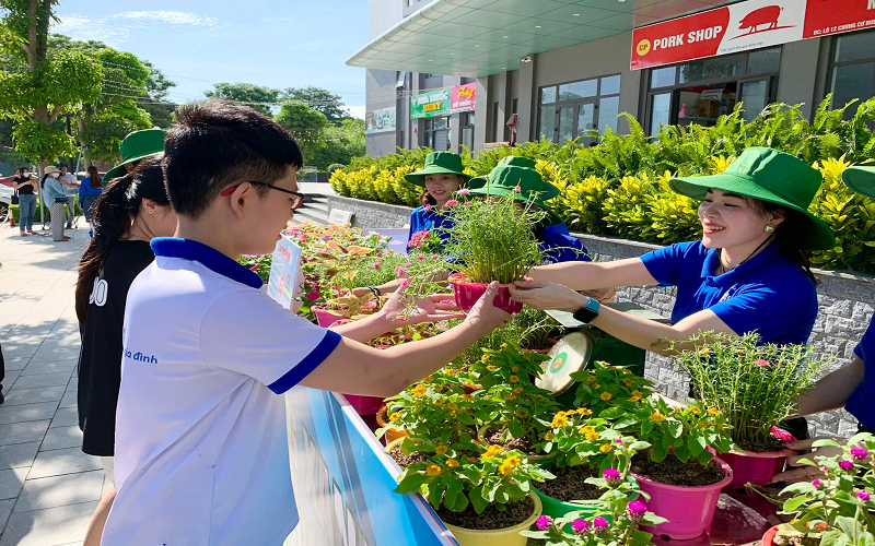 Tuổi trẻ xứ Thanh “Sống xanh - hạn chế rác thải nhựa”