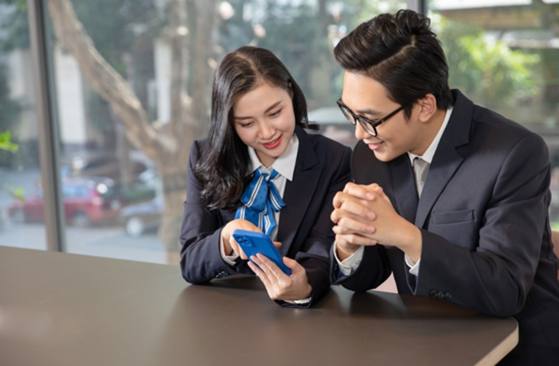 Chuyển đổi số ngành điện: EVNHANOI dẫn đầu với 100% dịch vụ trực tuyến