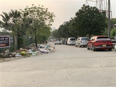 Hà Nội: Chung cư VOV Mễ Trì ô nhiễm bởi con đường đầy rác