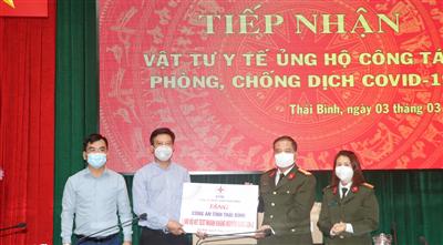 Công ty Nhiệt điện Thái Bình trao tặng vật tư y tế hỗ trợ Công an tỉnh Thái Bình phục vụ công tác phòng, chống dịch COVID-19