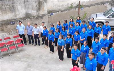 Đoàn thanh niên Trung tâm Chính sách và Kỹ thuật phòng chống thiên tai (Bộ NN&MT) tổ chức lễ chào cờ ôn lại lịch sử dân tộc