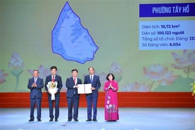 Hà Nội công bố danh sách Bí thư, Chủ tịch Ủy ban nhân dân 126 phường, xã mới