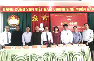 Ký kết chương trình phối hợp phát huy vai trò tôn giáo trong bảo vệ môi trường