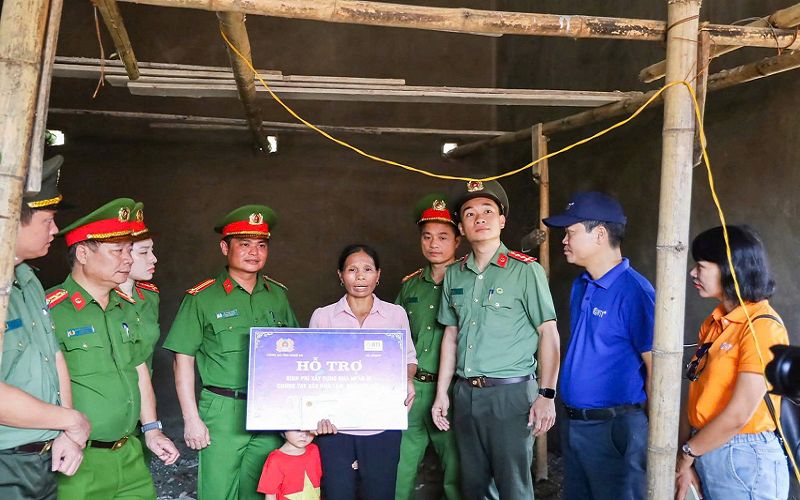 Tuổi trẻ Công an Thủ đô chung tay xóa nhà tạm năm 2025