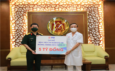MB ủng hộ 5 tỷ đồng cho Bệnh viện Trung ương Quân đội 108