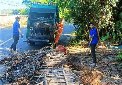 Ra quân vệ sinh bán đảo Sơn Trà và ngày hội 'Sống xanh, môi trường sạch'